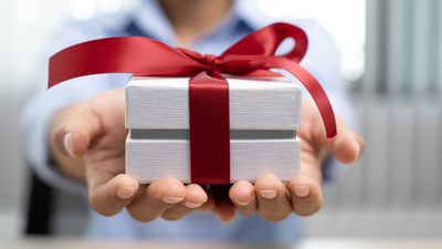 Elevating Corporate Relationships: Corporate Gift Ideas for Clients
