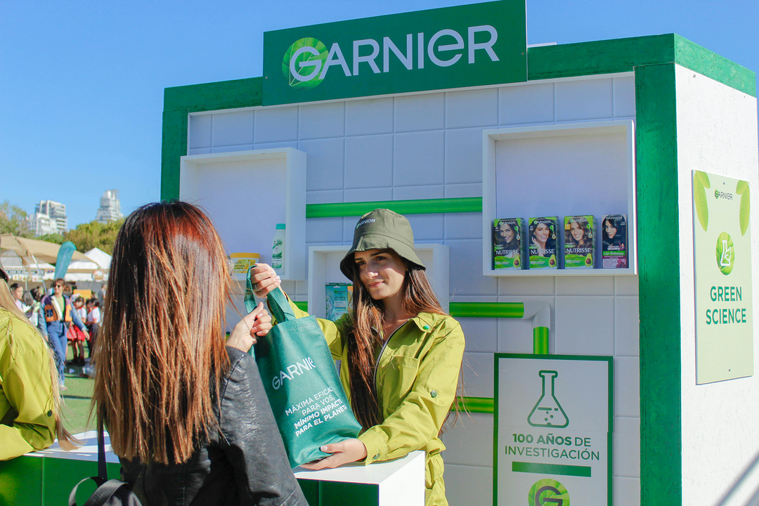 Garnier Promotion Stand - sensory experiential marketing - why is sensory marketing important