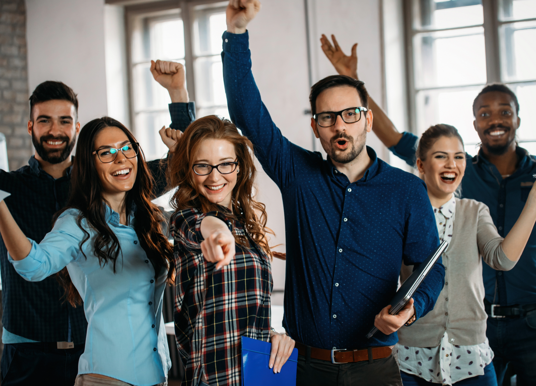How to Make Employees Feel Good at Work with Personalised Gifts