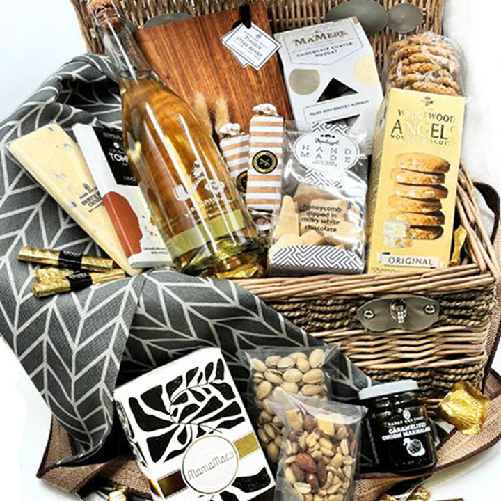 Family Feast Picnic Basket