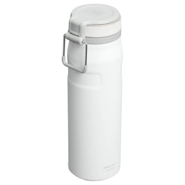 The IceFlow™ Bottle Twist Flip 0.7L / 24oz