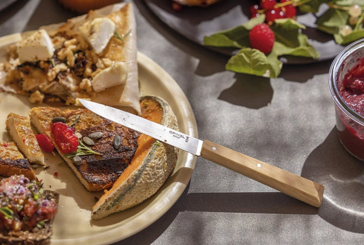 Opinel La Table Au Soleil Set – 4 Sylve Forks & 4 Bon Appetit Knives – Olivewood